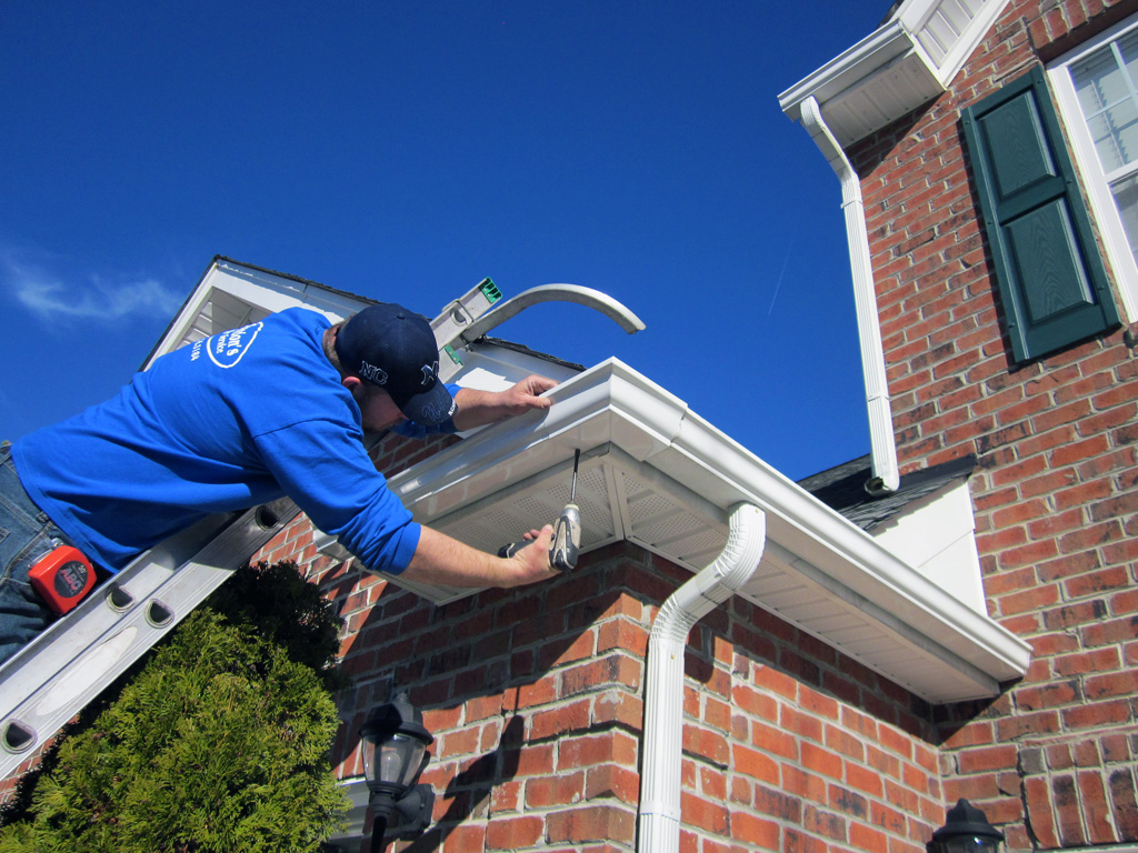 Gutter Repair and Replacement Tips